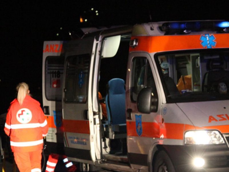 Ubriaco per ben due volte, è soccorso dalla Croce Gialla di Ancona che lo recupera in entrambe le circostanze.